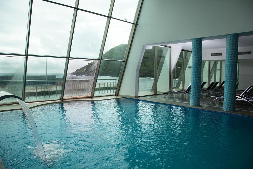 Angra Marina Hotel Angra do Heroísmo Exterior foto The indoor swimming pool